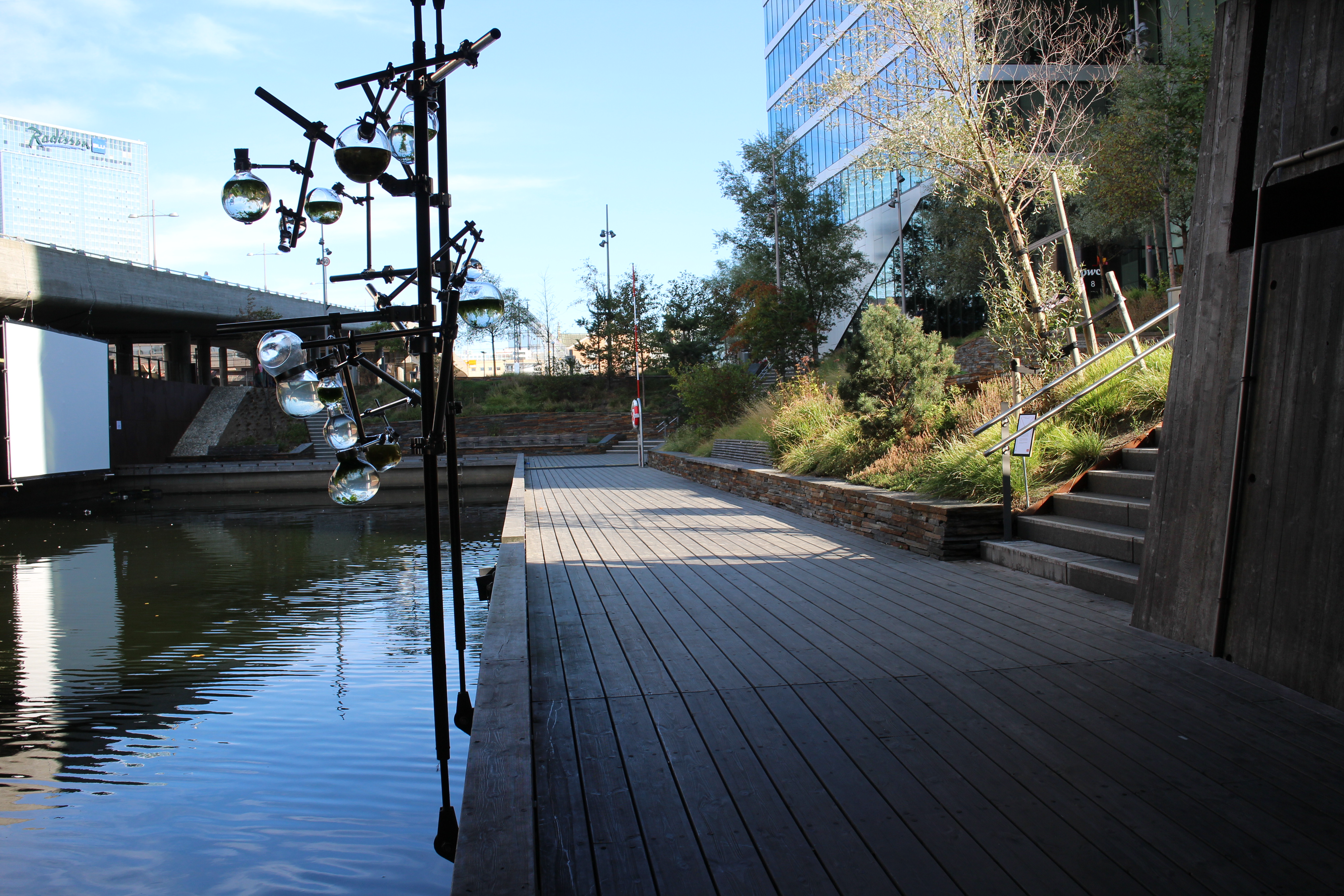 Nature, buildings and sculptures are integrated in Oslo