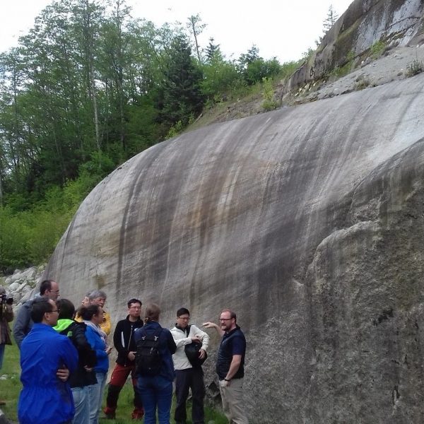 Granite smoothed by the passage of the glacier in the Squamish Bay during the last LGM